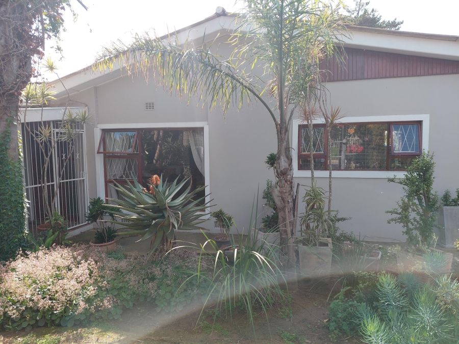 4 Bedroom Property for Sale in Bothasrus Eastern Cape